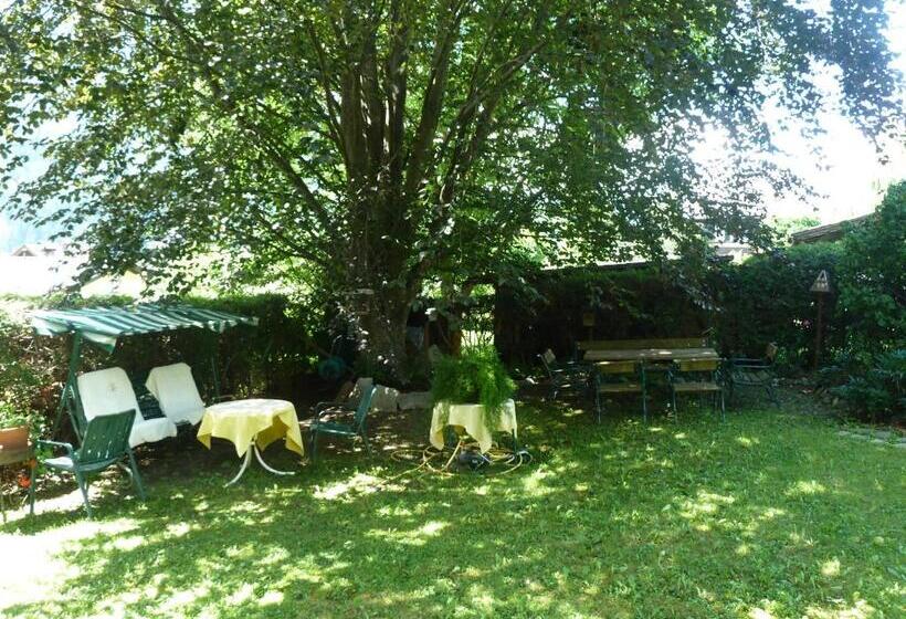 تختخواب و صبحانه Gaestehaus Staats