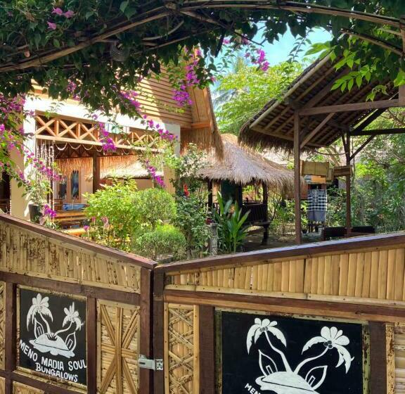 تختخواب و صبحانه Meno Madia Bungalows
