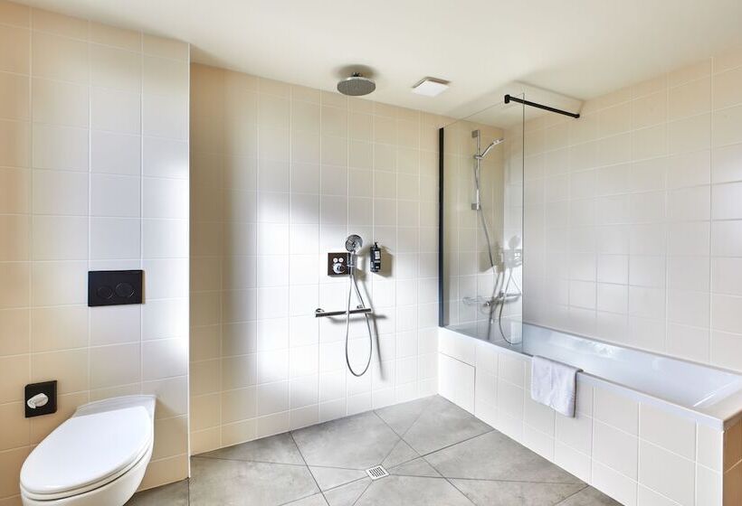 فندق Ibis Styles La Rochesuryon