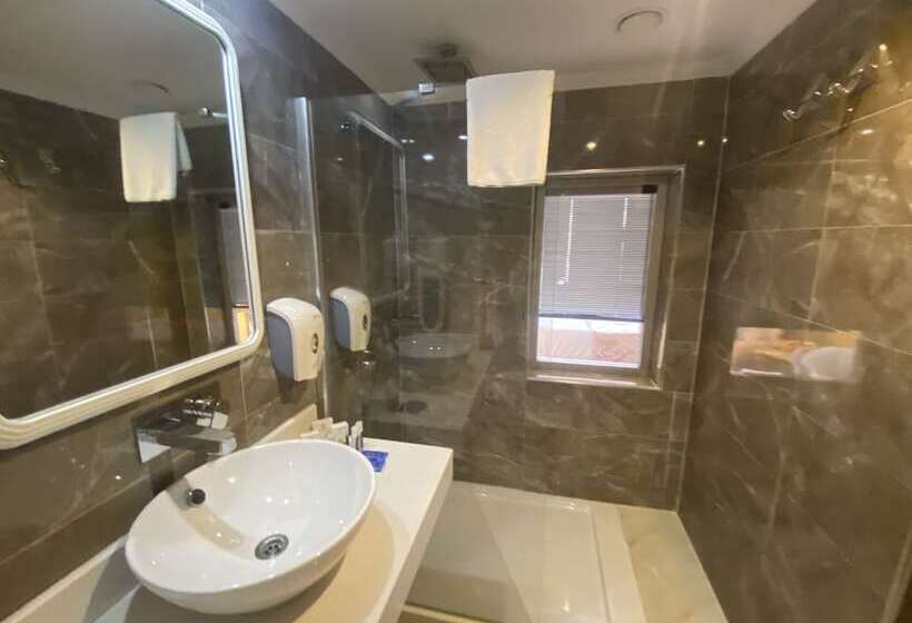 هتل Roseira Beach Resort