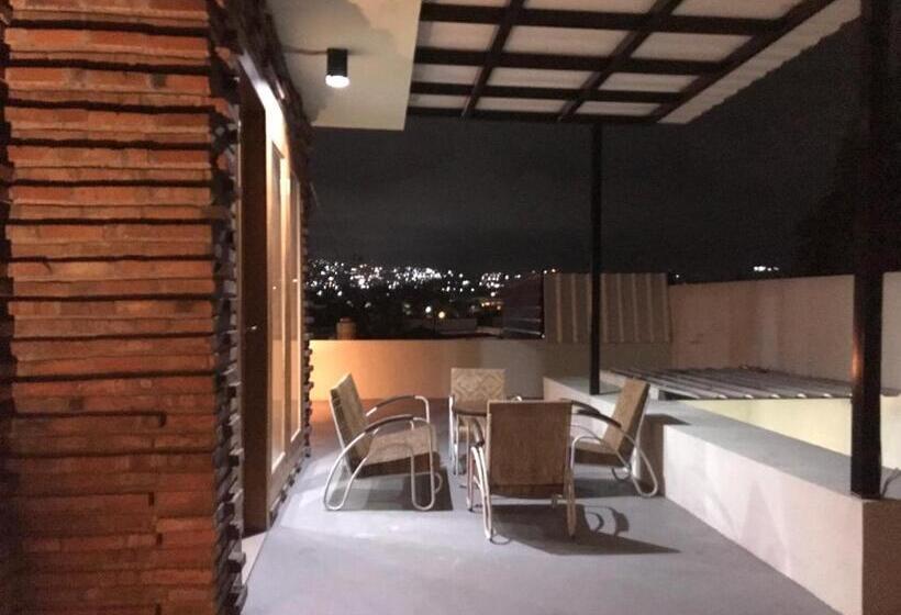 Omahkoe Homes