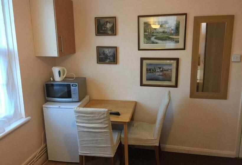 פנסיון Central Greenwich Guest Rooms