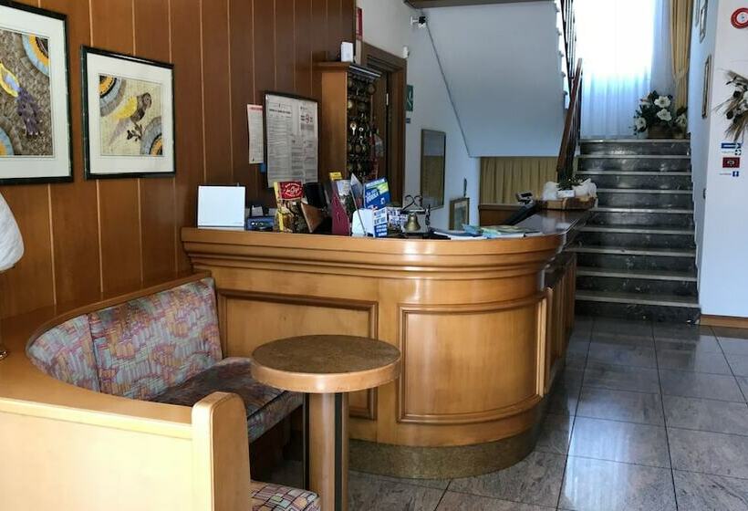 فندق Albergo Gilda