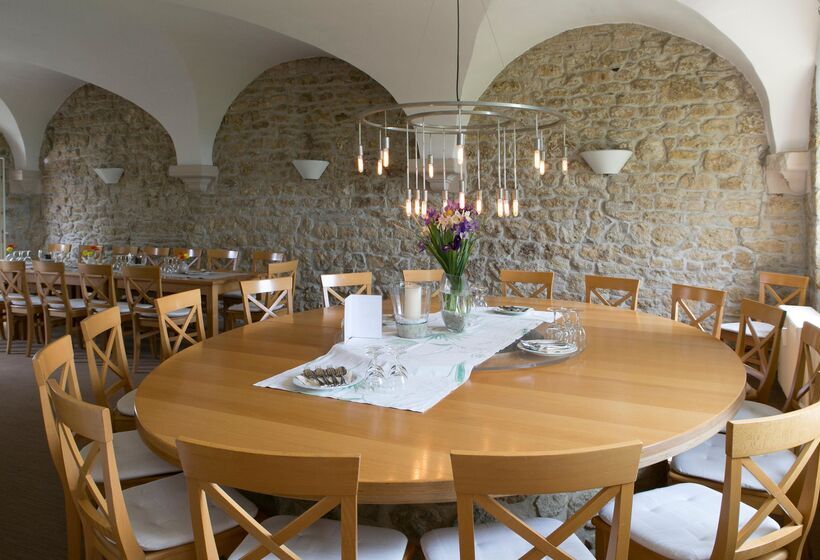 ホテル Hofgut Wißberg  Das Weinberg