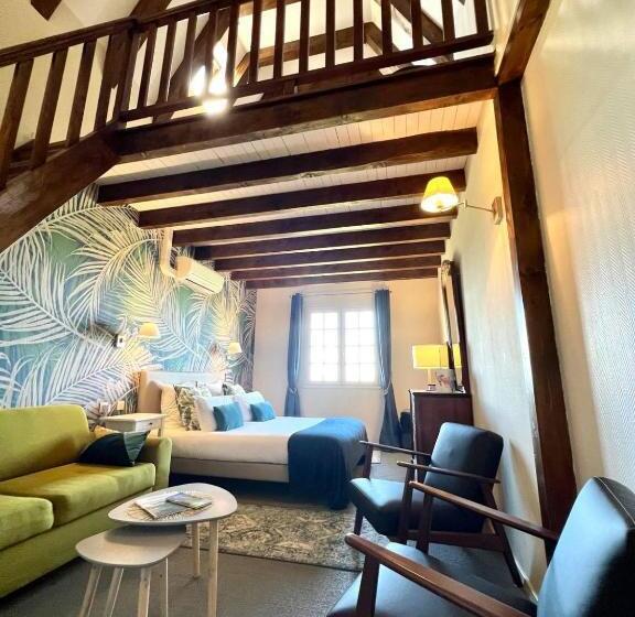 Отель Hôtel Les Vieilles Tours Rocamadour