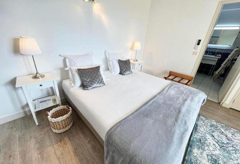 Отель Hôtel Les Vieilles Tours Rocamadour