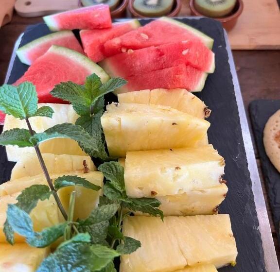 Отель Hôtel Les Vieilles Tours Rocamadour