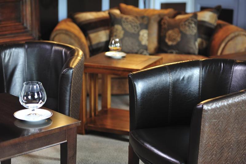 هتل Le Domaine Chateau Du Faucon