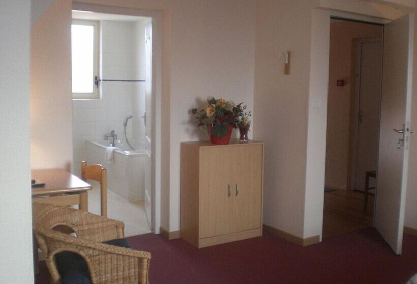 فندق Logis Des Cretes De Pignols