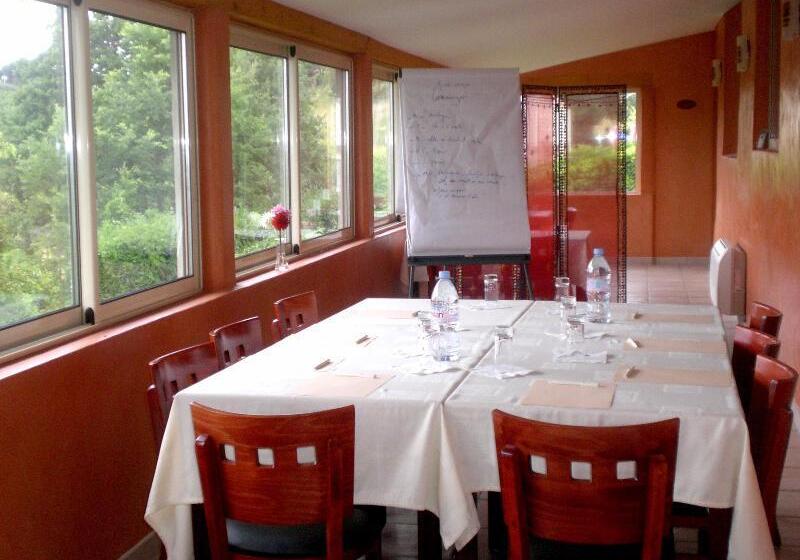 فندق Logis Des Cretes De Pignols