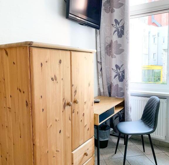 ペンション Neubert`s Gasthaus Am Rhein