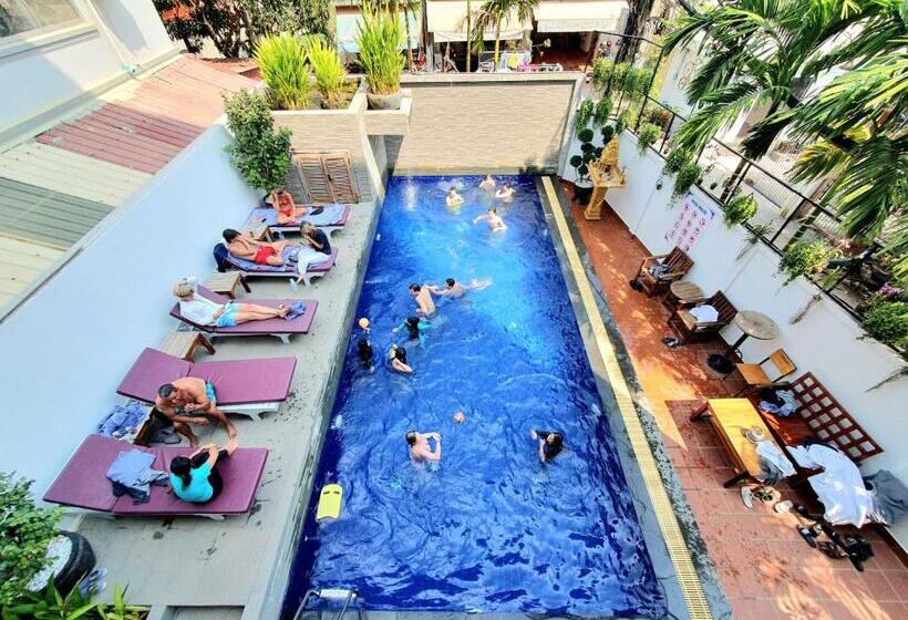 هتل Darling Pub Hostel