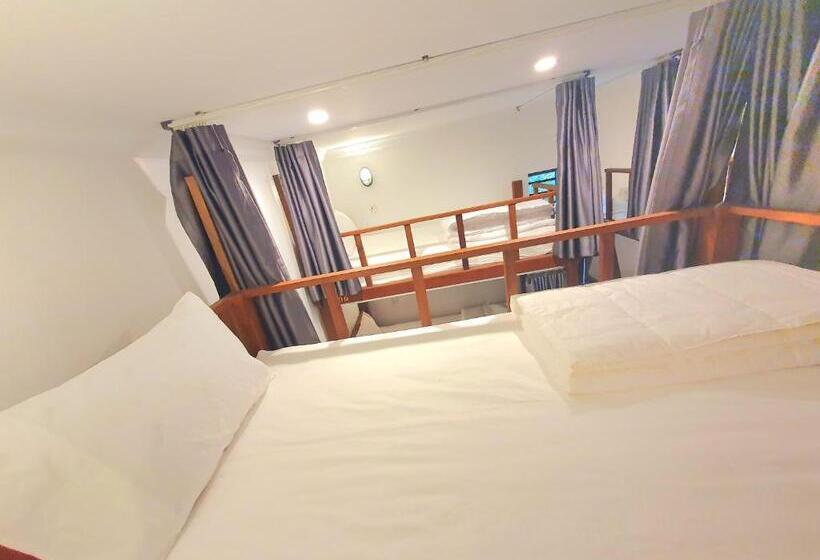 هتل Darling Pub Hostel