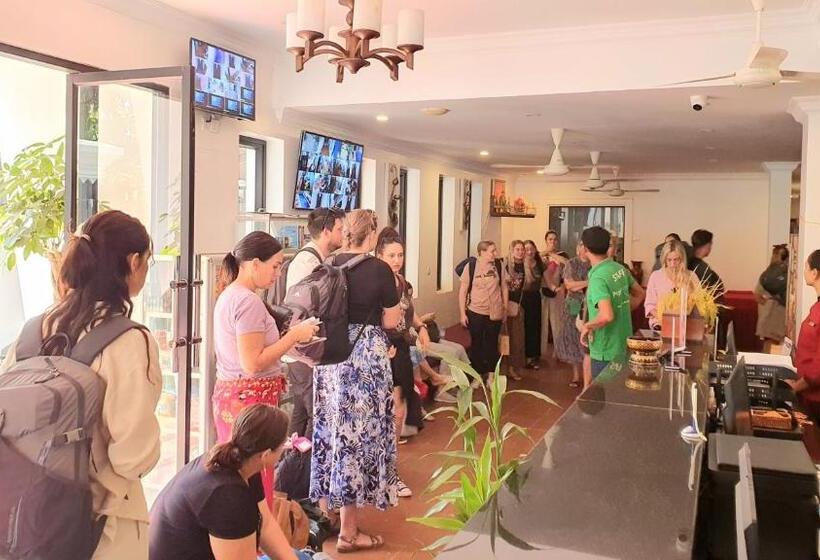 هتل Darling Pub Hostel