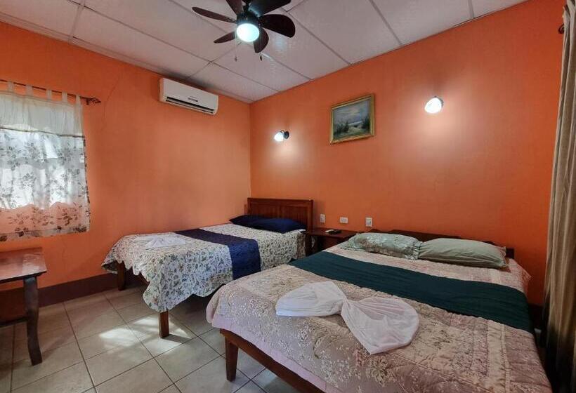 تختخواب و صبحانه Ometepe House