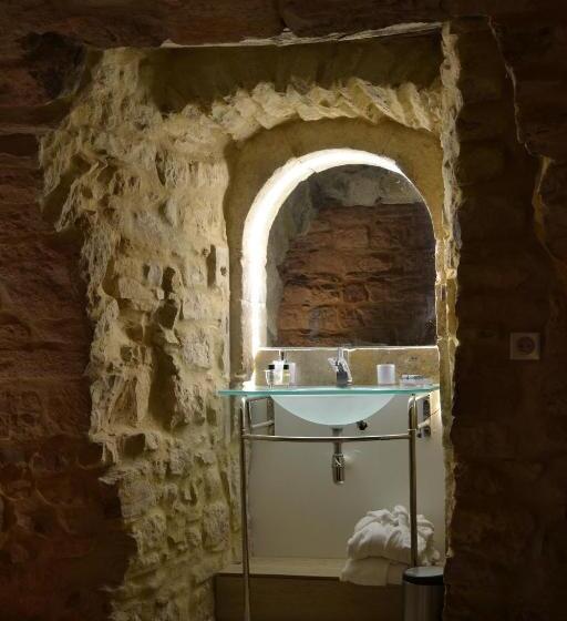 Bed and Breakfast Chambre D Hôte Romantique Avec Spa Privatif Domaine Les Nuits Envôutées   Vézénobres