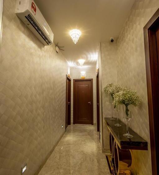 هتل A Residence @ Between Hilton & Cititel