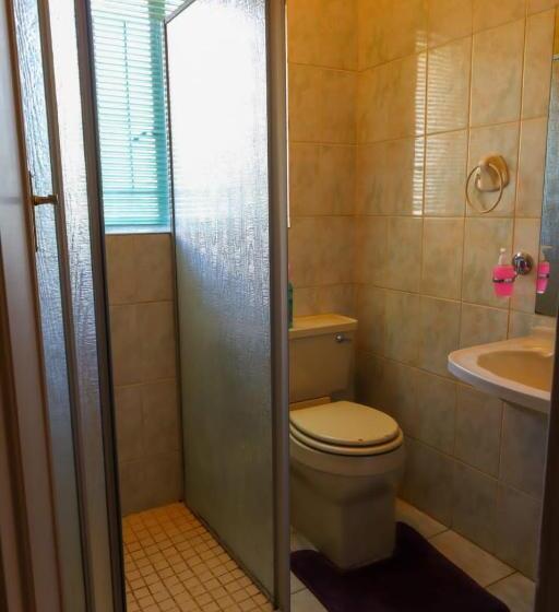 بنسيون Georeen Guest House