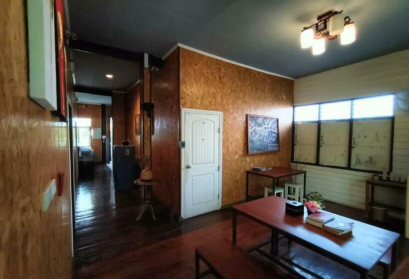 Aenguy Hostel