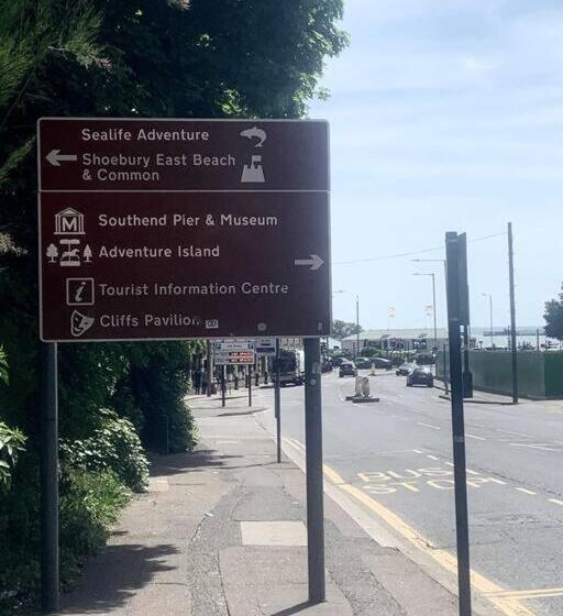 Apartments Near The Sea With Free Parking Southend On Sea