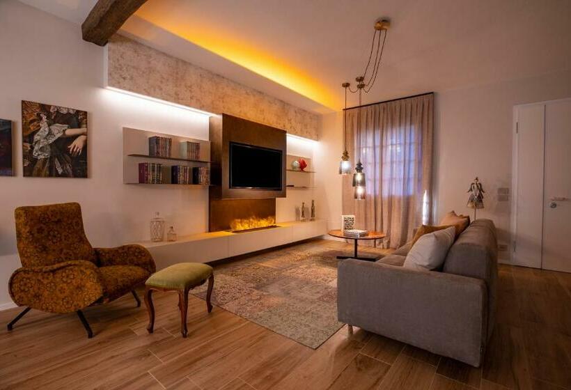 تختخواب و صبحانه Villa Elia Suite Room