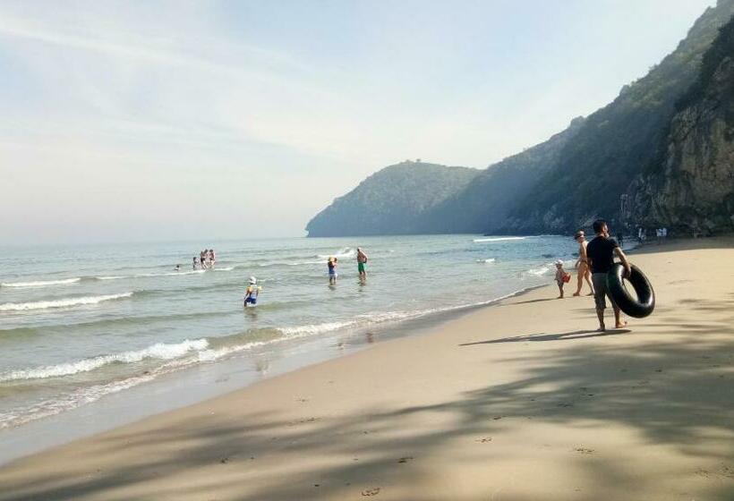 호텔 โรงแรมฟร้อนบีช Frontbeach
