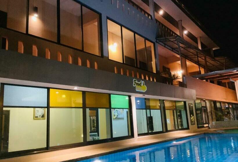 호텔 โรงแรมฟร้อนบีช Frontbeach