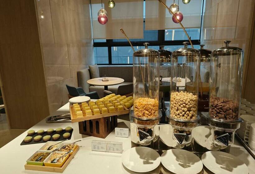 هتل Holiday Inn Express Shanghai Qingpu New City, An Ihg