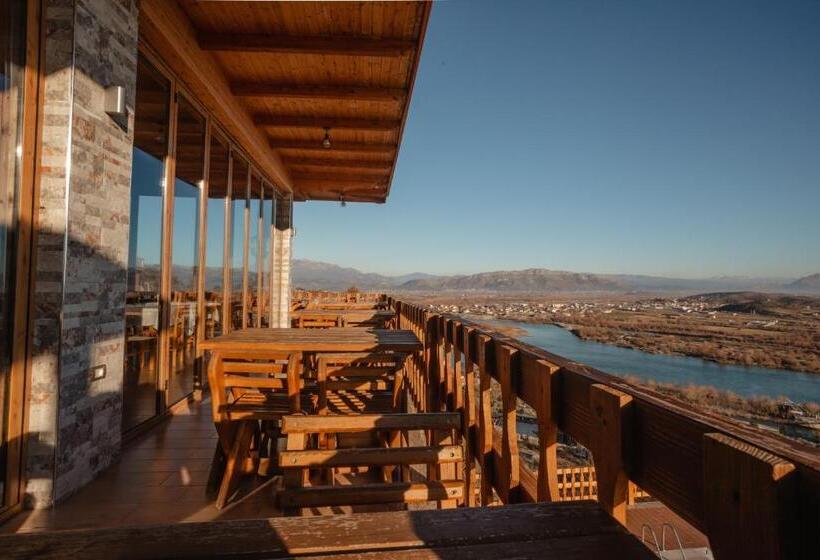 هتل Wooden House