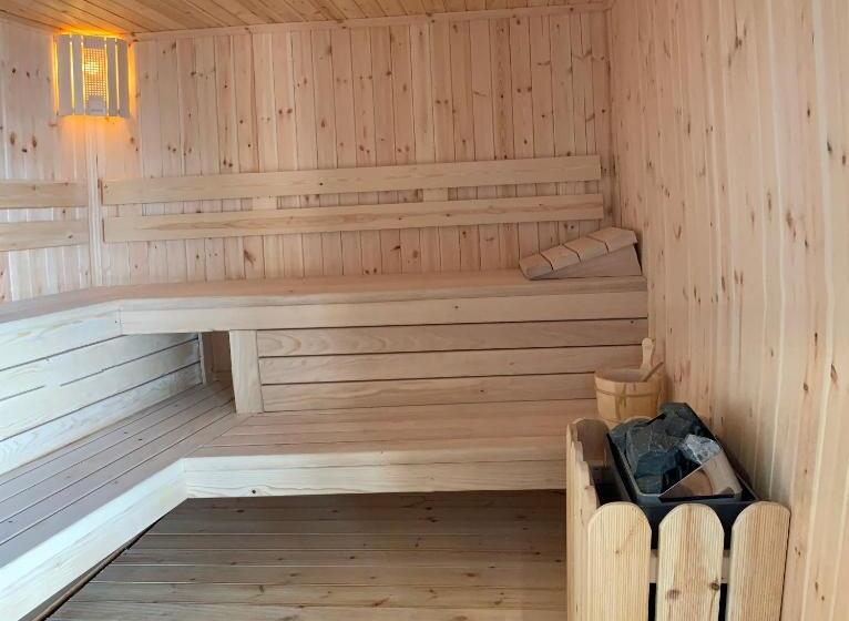 هتل Wooden House