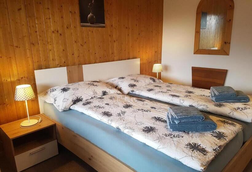 ペンション Casa Crap