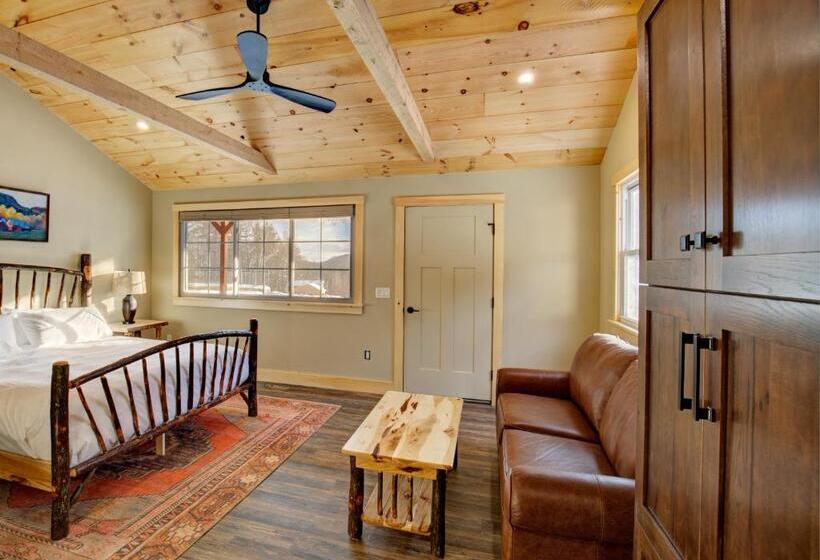 فندق صغير The Lodge By Sunapee Stays