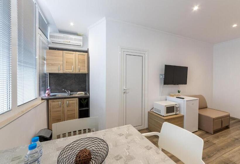 E Home Apartments
