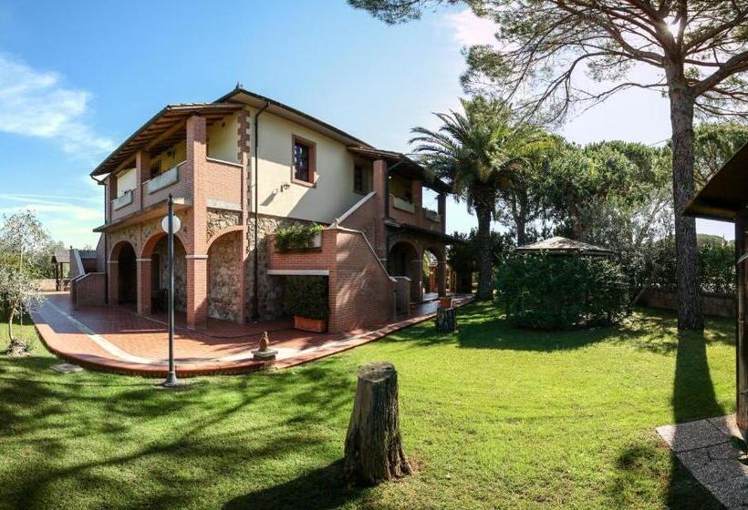 هتل Agriturismo Villa Isa