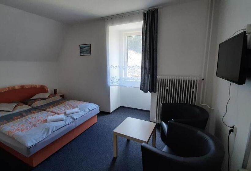 هتل Chata Ořovský