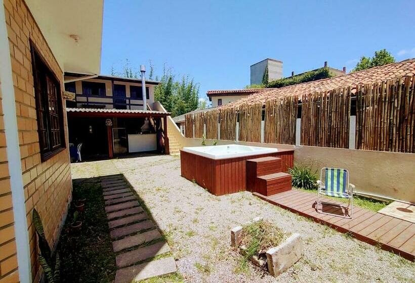 هاستل Pantai Pousadas   Jacuzzi Aquecida E 300 Metros Da Praia Da Ferrugem