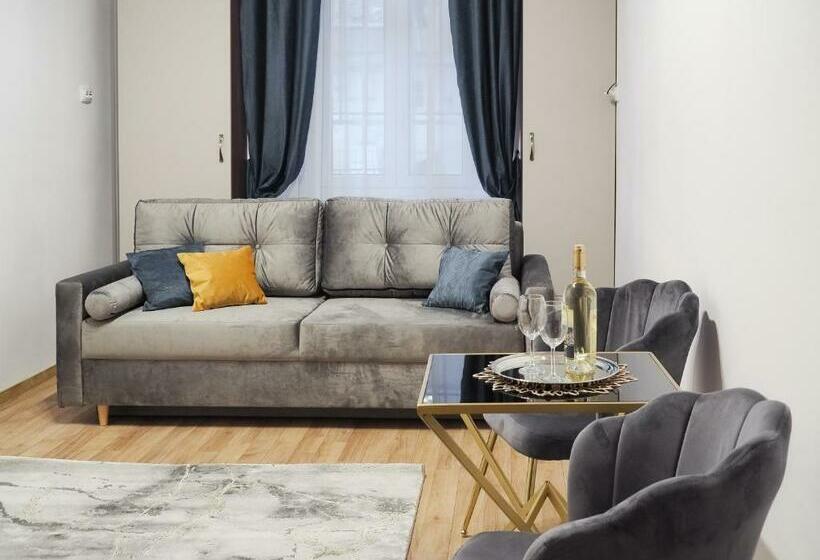 تختخواب و صبحانه Elisabeth Home Piata Mare