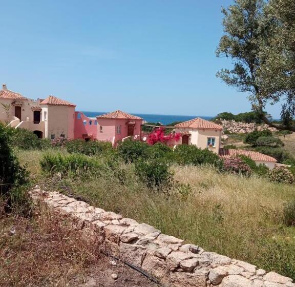 Calarossa Village
