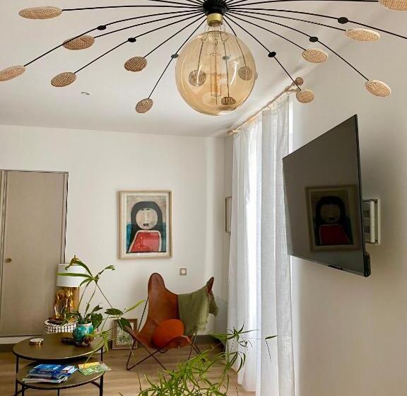 Coural  Chic