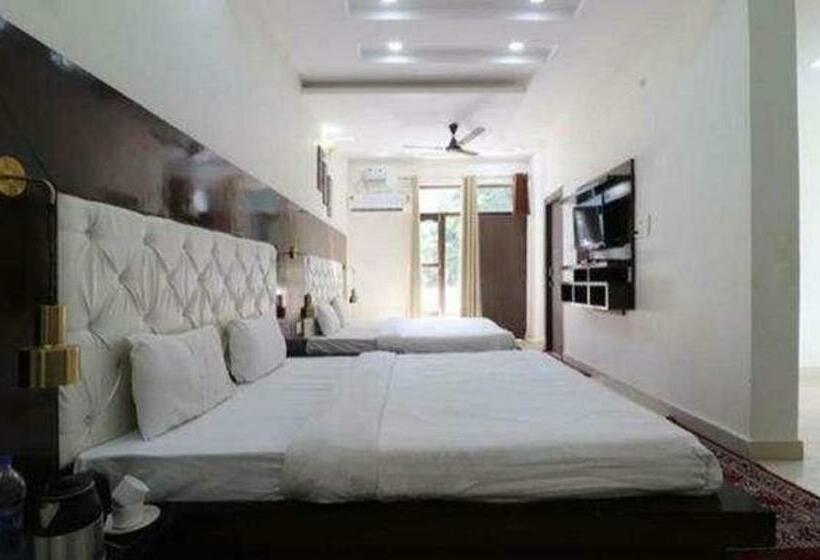 Отель Fab Jungle Resort & Spa