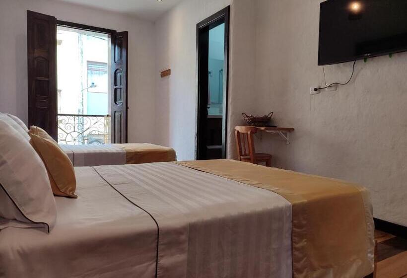 هتل Boutique La Leyenda 1860