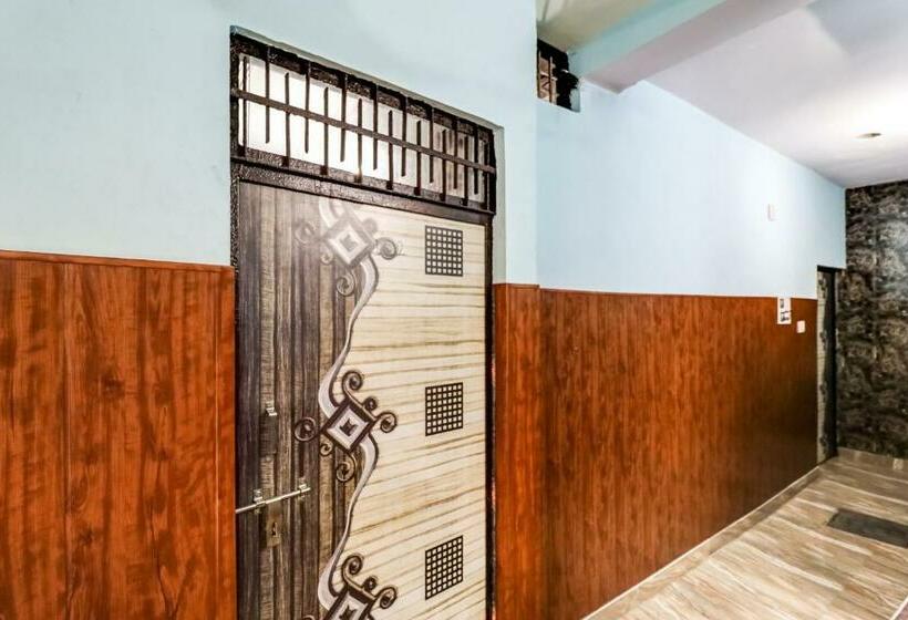 Отель Oyo 84929 Omax Guest House