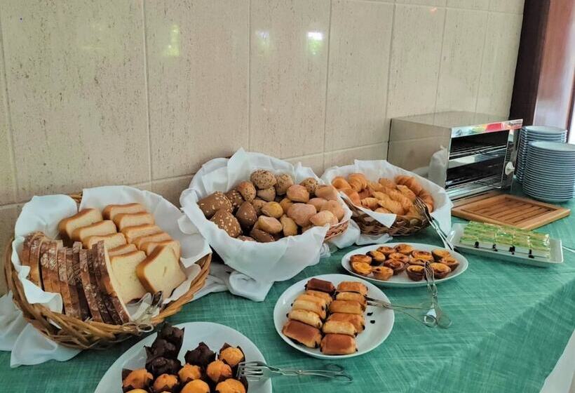 فندق Colmeia
