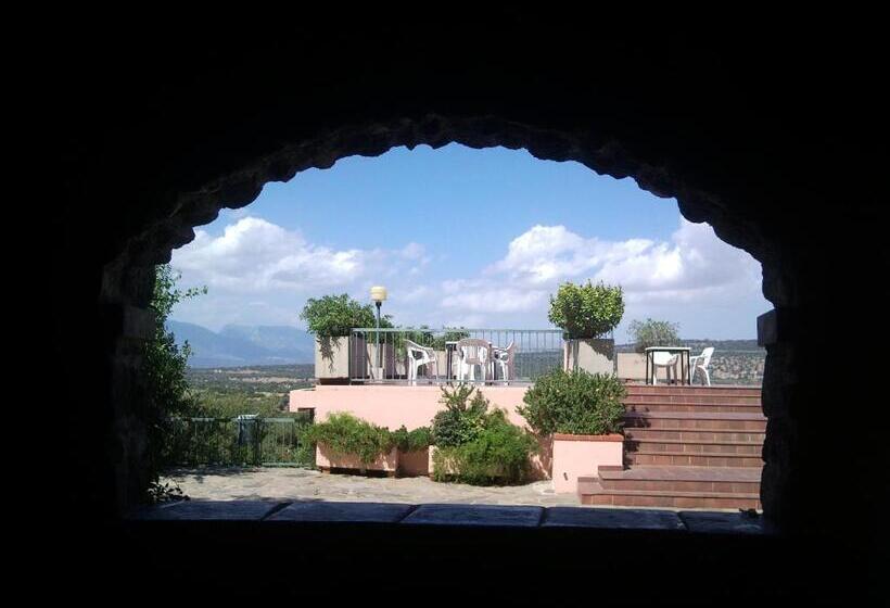 فندق Ispinigoli
