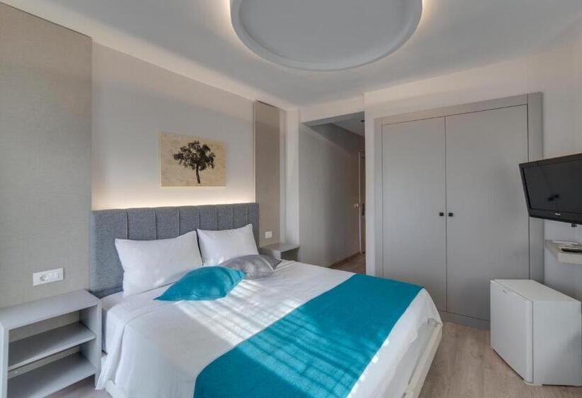 فندق La Brezza Suite &