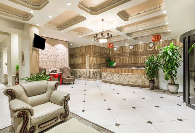 فندق Ramada By Wyndham Flushing Queens