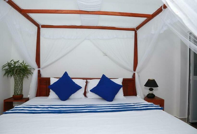 Bed and Breakfast Happy House Hiriketiya