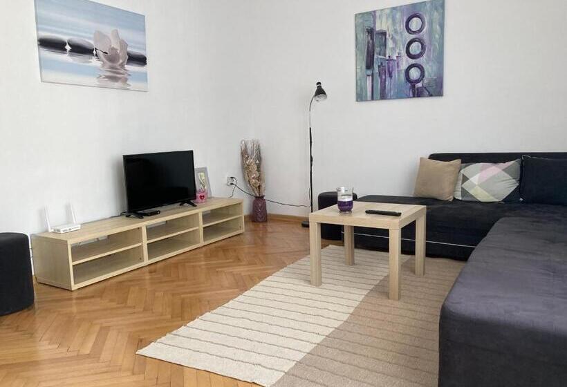 Central Suite