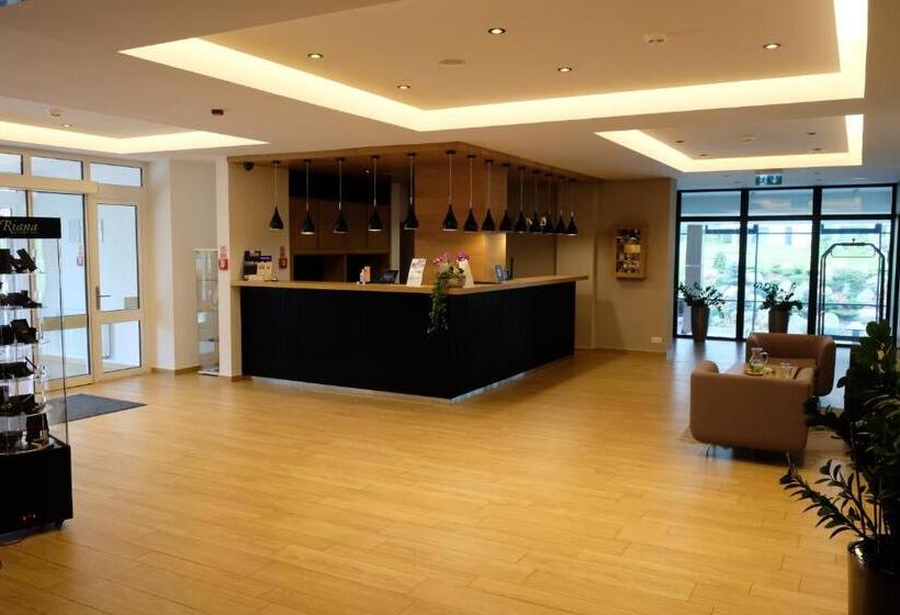 فندق Privileged Lesná   With Garden Terrace, Tatranská Lomnica 2 Km