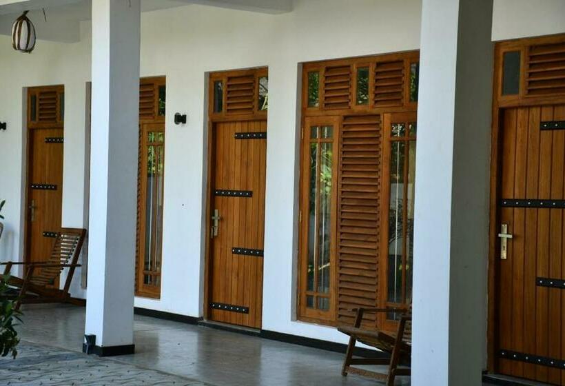 پانسیون Buddika Safari & Resort
